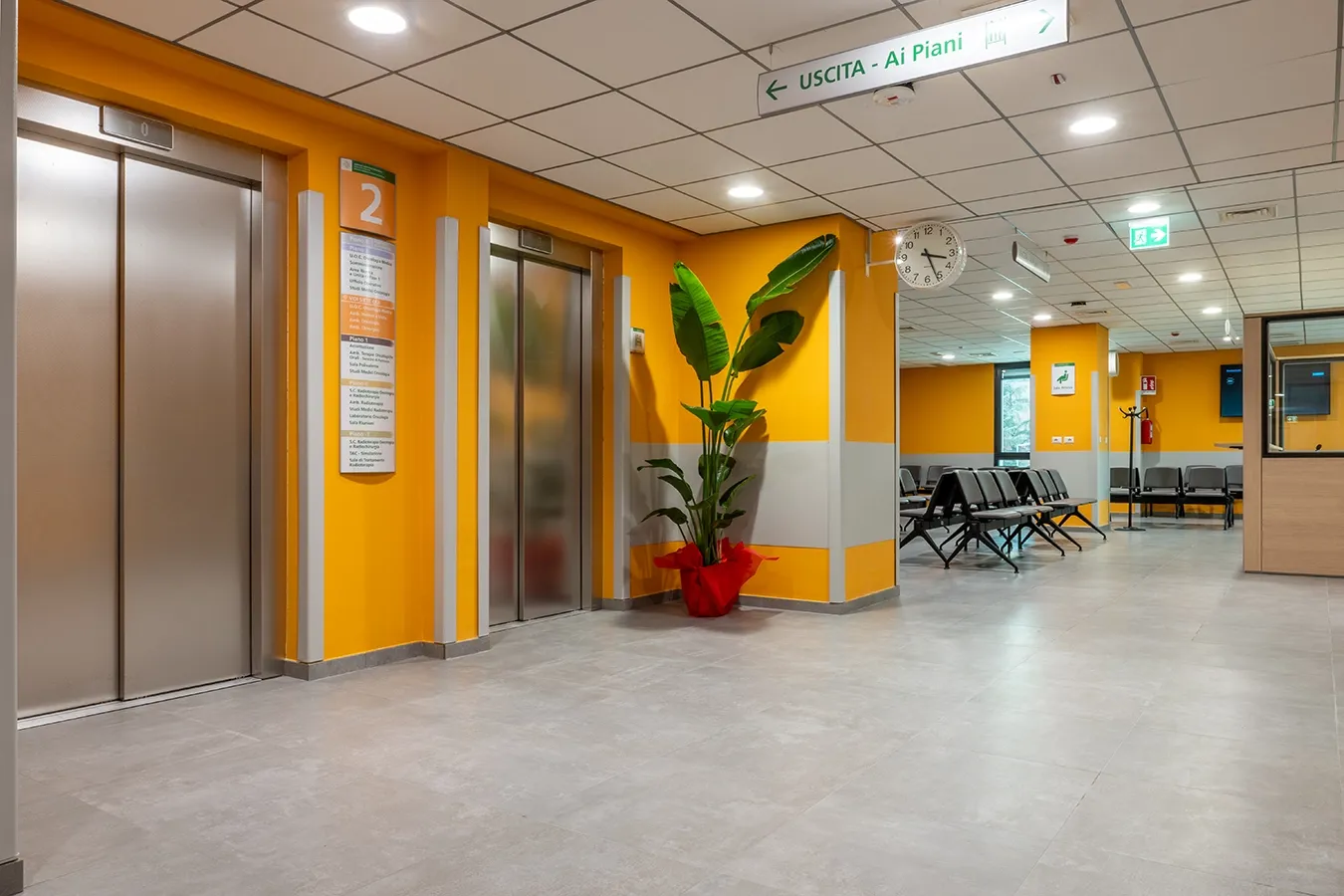 Sol en grès cérame Londale Silver cabinets médicaux Parme