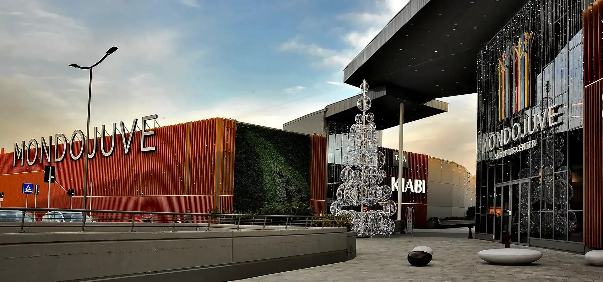 Mondojuve Shopping Center - Turin, Italy