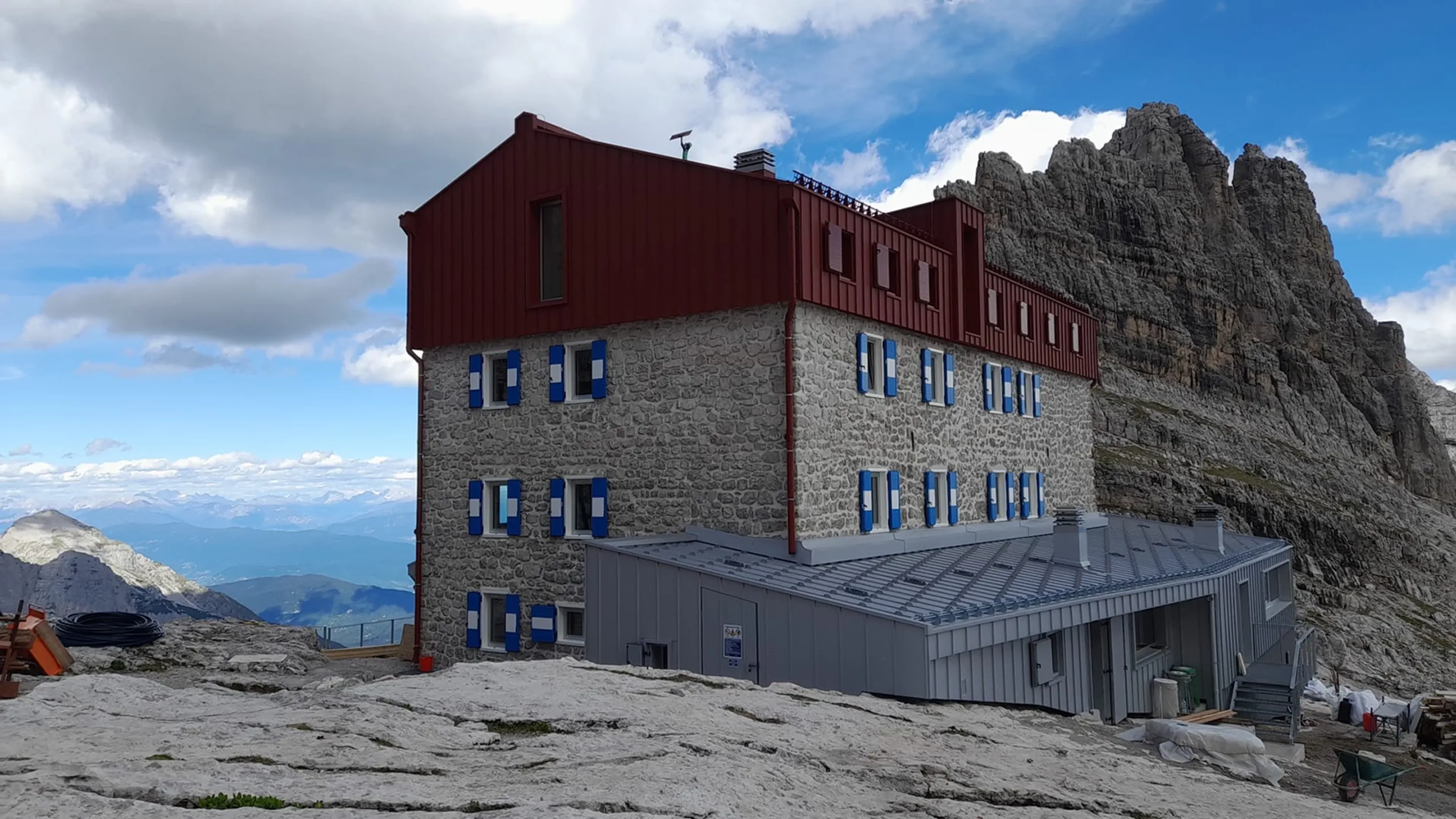 Rifugio Tosa Pedrotti - Dolomiti del Brenta, Italia